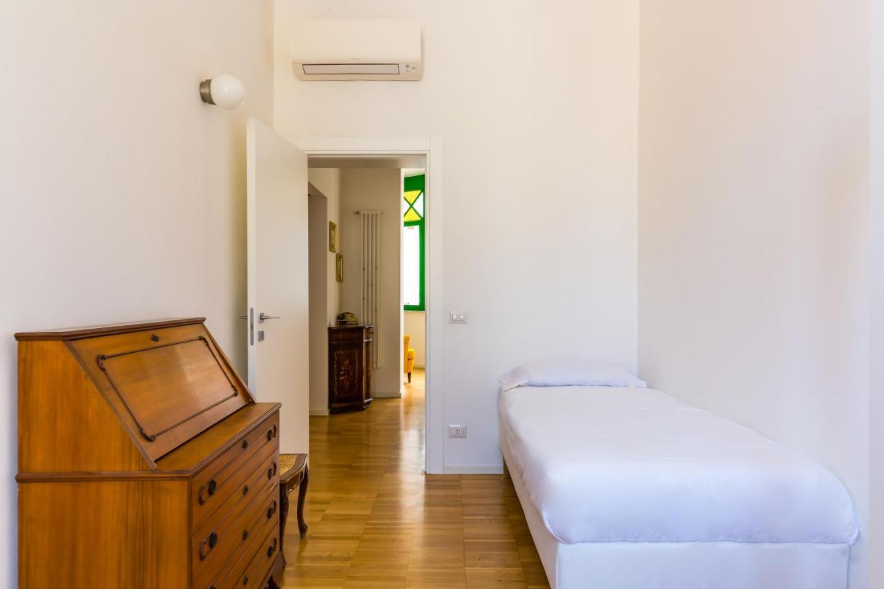 Nova Stylish House In Center By Napoliapartments Εξωτερικό φωτογραφία